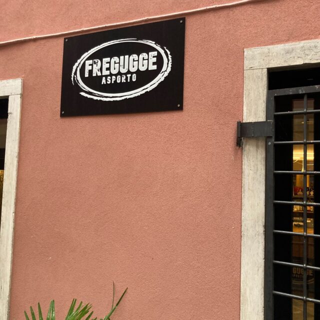 Targa in dibond con logo in plexiglass sagomato per il nostro cliente @fregugge_asporto
#designideas #designlovers #printmakersofinstagram #printing #inkamsnc #insegne